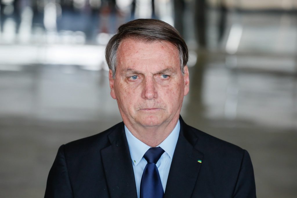 Visivelmente abalado, Bolsonaro lamenta a saída de Weintraub: "É um momento difícil"