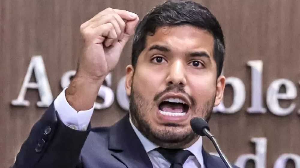 Deputado André Fernandes sofre atentado a tiros: "Tentaram me matar"