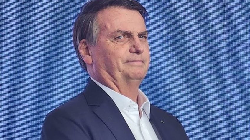 "Eu tenho a bala de prata, mas não vou revelar", diz Bolsonaro sobre futuro político