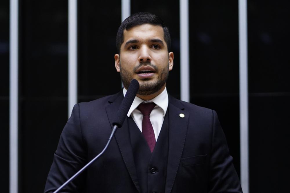 "O maior golpe que está em curso é tornar Jair Bolsonaro inelegível", diz deputado