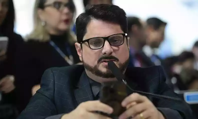 Do Val diz que celular apreendido é do Senado: 'Todos os senadores estão expostos'