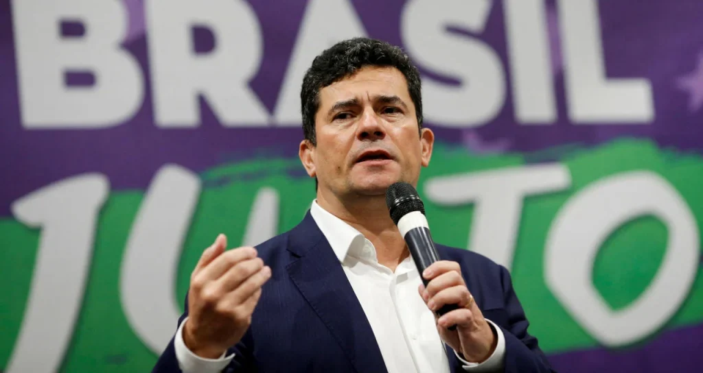 Pedido da PGR contra seguidores de Bolsonaro é "violação da privacidade", diz Moro