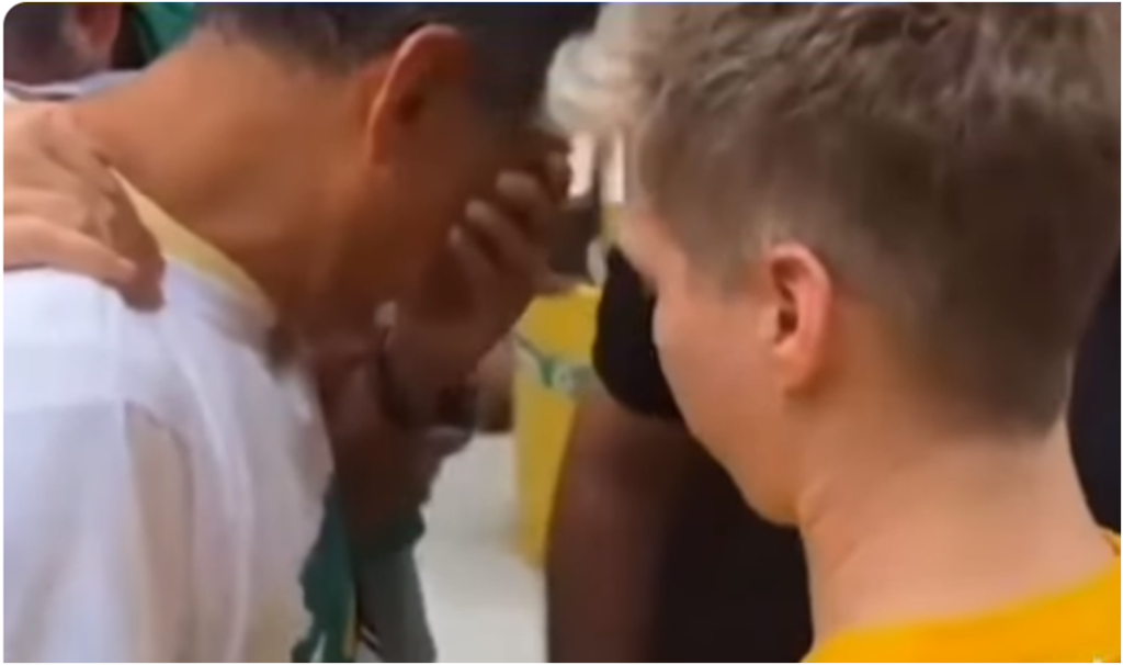 Vídeo: desembargador Sebastião fica em prantos e é consolado em protesto na Paulista