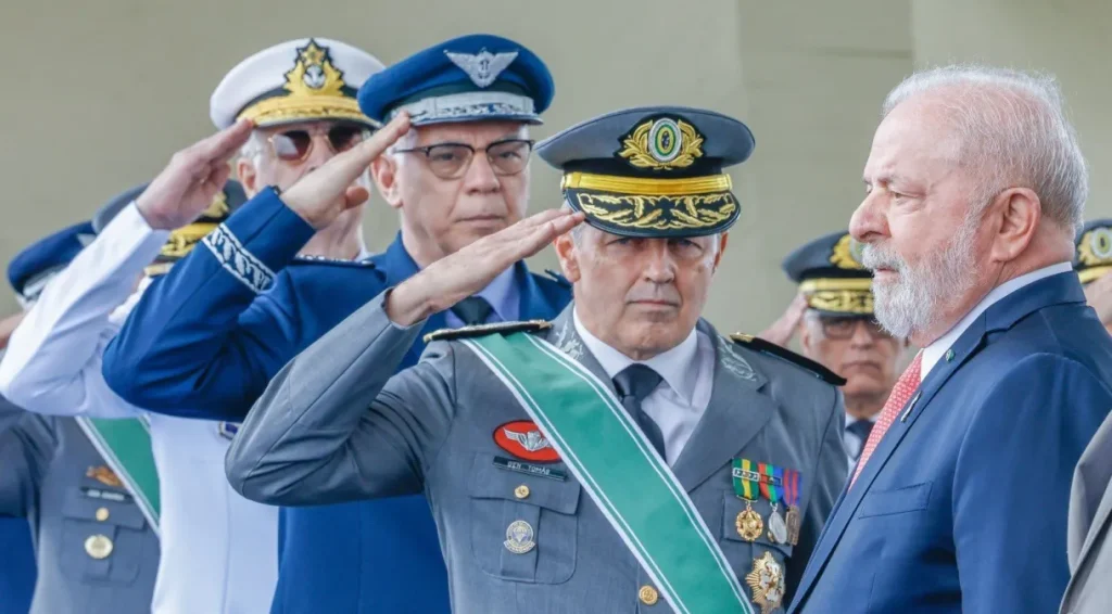 "A guerra virá. E nós estamos do lado errado!", diz coronel sobre tensão mundial