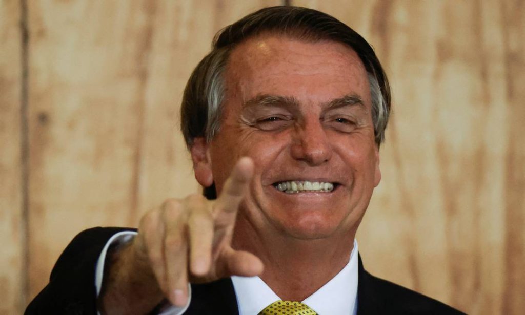 Bolsonaro tira sarro do governo Lula: "Até hoje, só falam o meu nome”