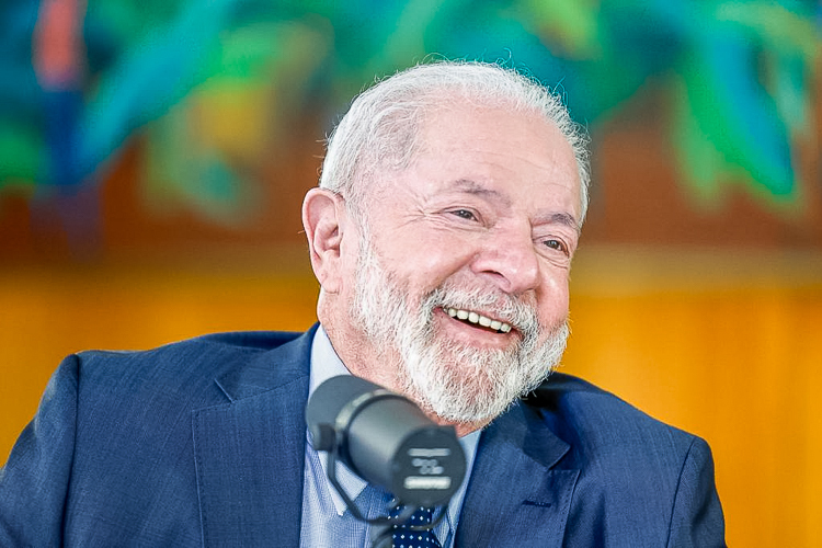 VÍDEO: Lula alega que é preciso "humanizar o combate ao pequeno crime"