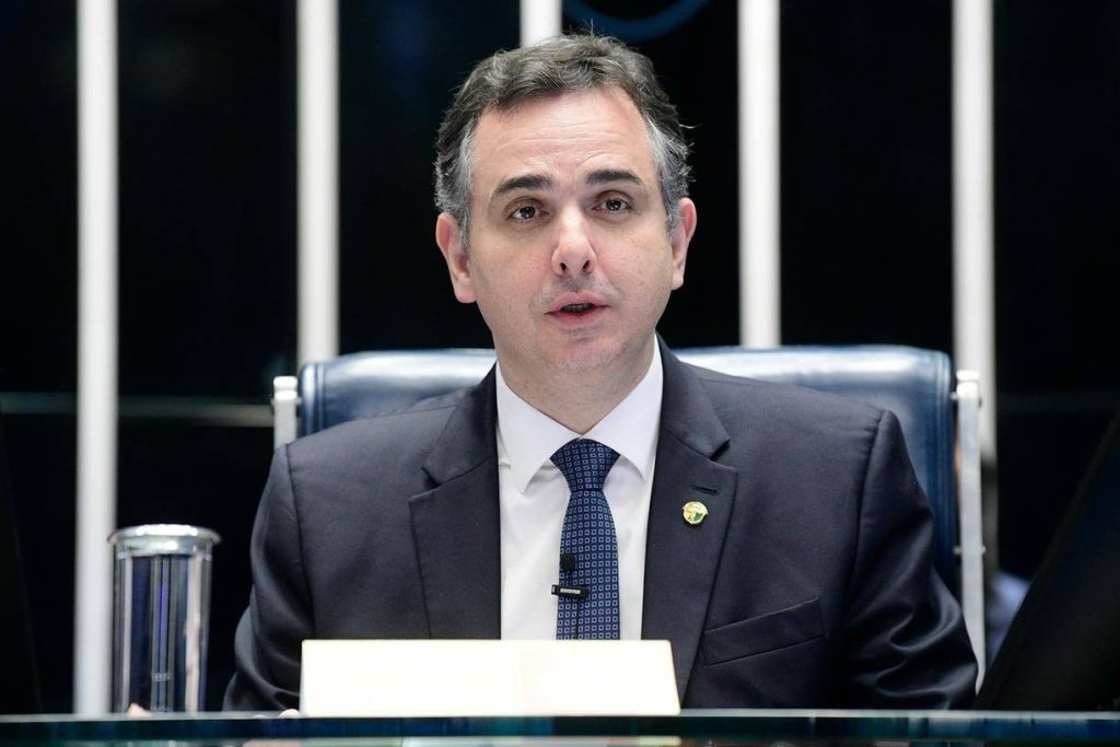 Pacheco avisa que Senado vai avaliar proposta de mandato para ministros do STF