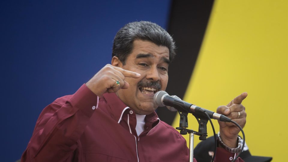 Maduro ameaça opositores com "banho de sangue" se não vencer as eleições