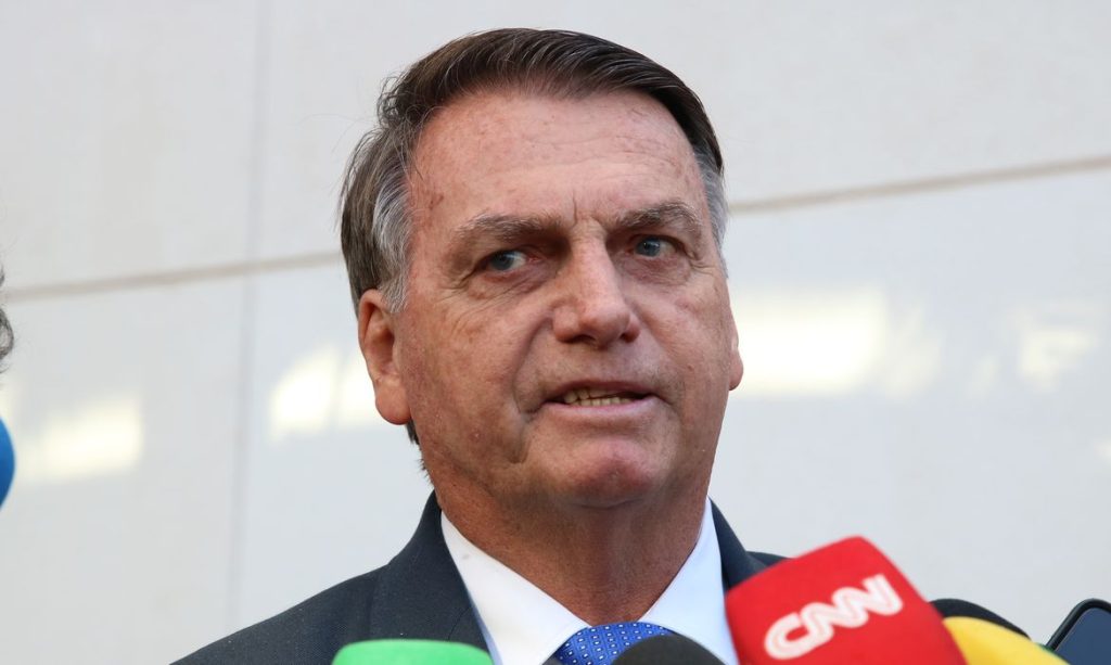 Bolsonaro critica apostas no Brasil: 'Deixamos o governo e as portas do inferno se abriram'